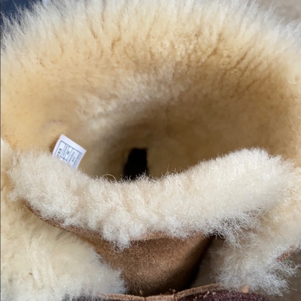 Bailey Bow Uggs! - image 5